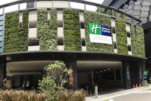 Greenology Singapore | Vertical Green Wall | Holiday Inn Express